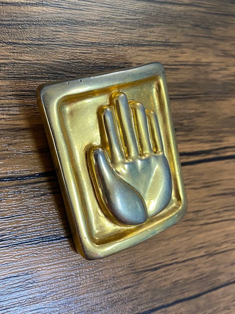 ジョジョ　アルトラバイオレット　ブローチ