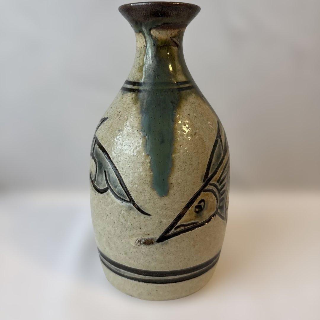 金城次郎　線彫魚文徳利セット揃