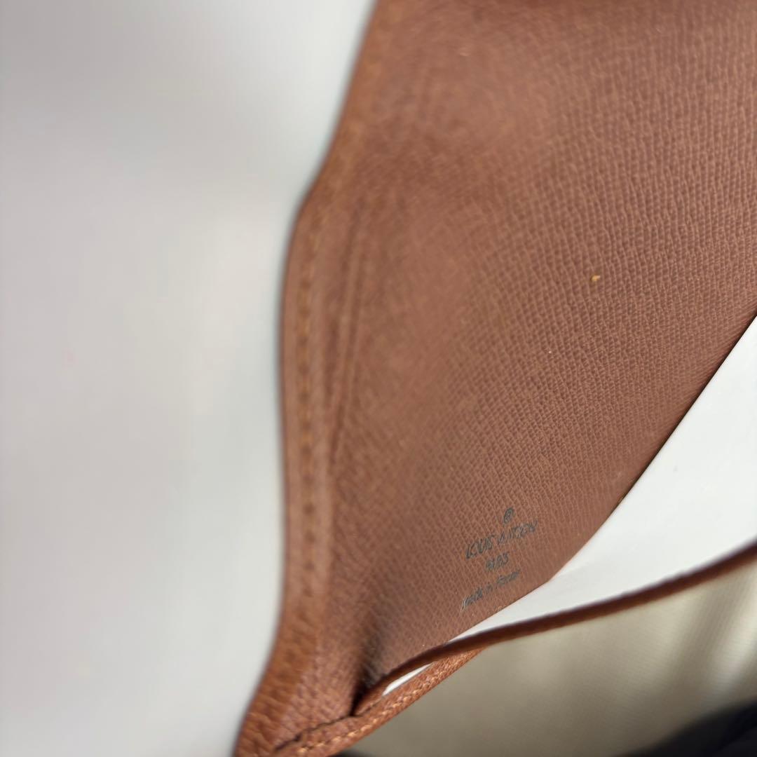 LOUIS VUITTON パスポートケース